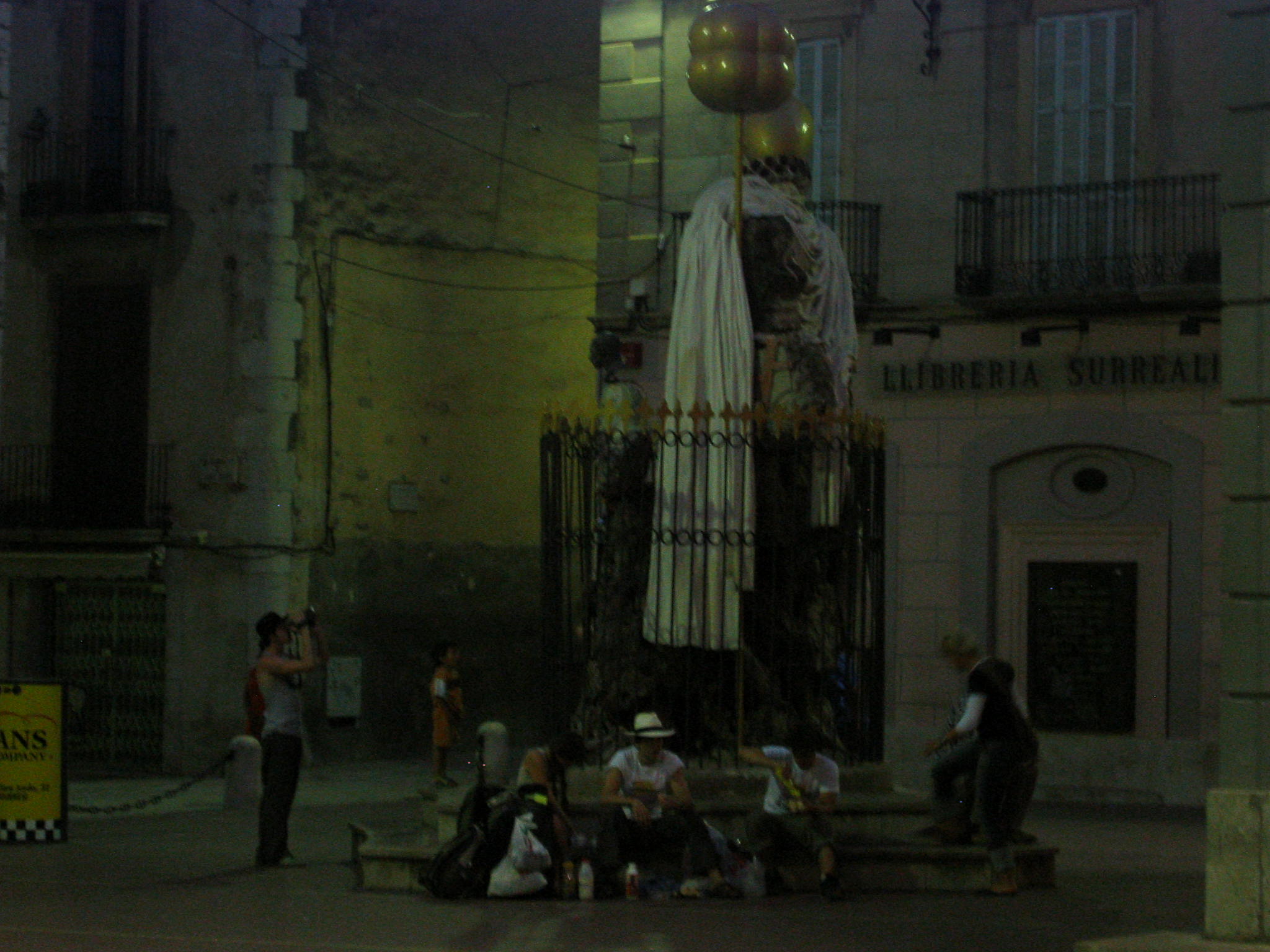 Dali, dumdrum, britons, and broke